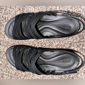 Women’s size 9 - croc wedge heel in black